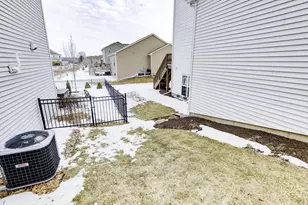 993 Clover Ln, DeForest, WI 53532 - Photo 44