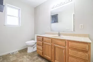 864 Leah Ct, Jefferson, WI 53549 - Photo 20