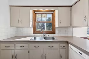 908 Harding St, Oregon, WI 53575 - Photo 16