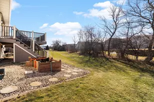 308 Concord Dr, Oregon, WI 53575 - Photo 4