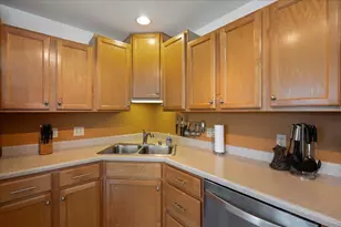 834 Jenna Ct, Verona, WI 53593 - Photo 10