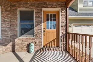 2002 Retzlaff Dr, Reedsburg, WI 53959 - Photo 2