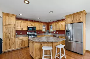 2002 Retzlaff Dr, Reedsburg, WI 53959 - Photo 6