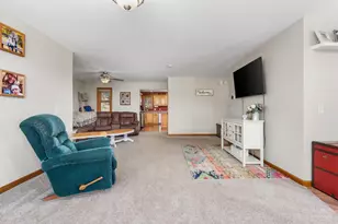 2002 Retzlaff Dr, Reedsburg, WI 53959 - Photo 14