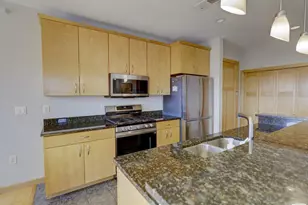 808 Williamson St, Madison, WI 53703 - Photo 12