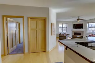 808 Williamson St, Madison, WI 53703 - Photo 8