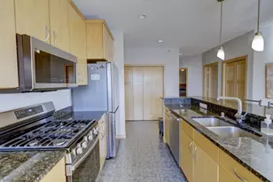 808 Williamson St, Madison, WI 53703 - Photo 14