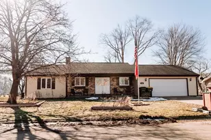 1202 E Iowa St, Prairie Du Chien, WI 53821 - Photo 2
