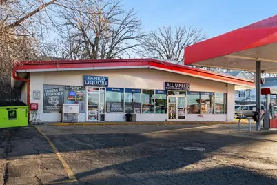 404 N Parker Drive, Janesville, WI 53545 - Photo 2