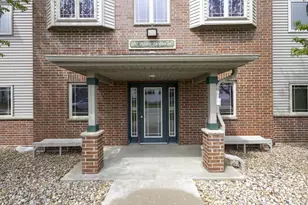 102 Prairie Heights Dr, Verona, WI 53593 - Photo 2
