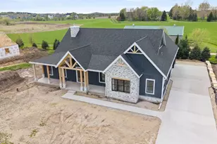 6811 Angelica Trl, Sun Prairie, WI 53590 - Photo 8