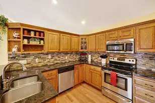 3253 Conservancy Estates Ln, Sun Prairie, WI 53590 - Photo 10