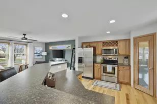 1426 Chadsworth Dr, Sun Prairie, WI 53590 - Photo 12