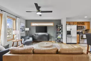 1426 Chadsworth Dr, Sun Prairie, WI 53590 - Photo 8