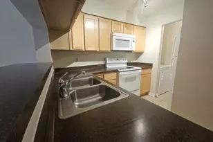 906 Kottke Dr, Madison, WI 53719 - Photo 6