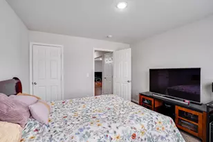 3221 Emerald Dr, Janesville, WI 53546 - Photo 8