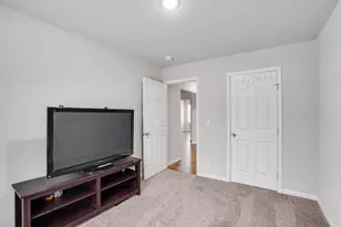 3221 Emerald Dr, Janesville, WI 53546 - Photo 10