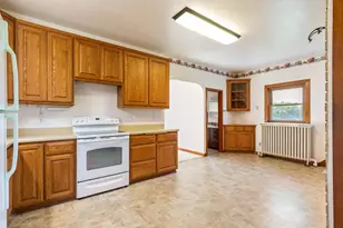 694 Fox Ln, Waterloo, WI 53594 - Photo 6