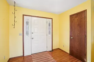 3766 Sunny Wood Dr, DeForest, WI 53532 - Photo 4