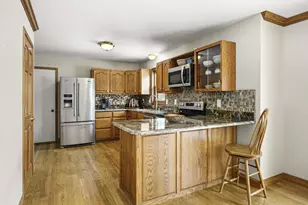 3334 Swinburne Dr, Mcfarland, WI 53558 - Photo 8