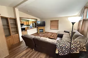 N115W21106 Brookside Cir, Germantown, WI 53022 - Photo 4