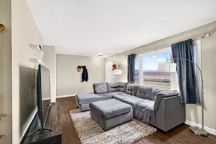 1529 Ivory Dr, Sun Prairie, WI 53590 - Photo 4