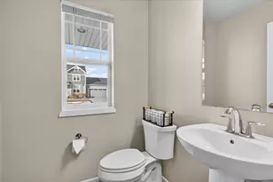 819 Tamarack Ln, Sun Prairie, WI 53590 - Photo 4