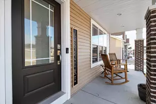 819 Tamarack Ln, Sun Prairie, WI 53590 - Photo 2