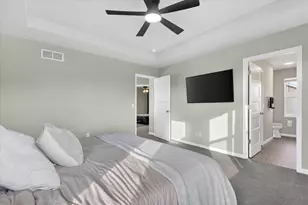 819 Tamarack Ln, Sun Prairie, WI 53590 - Photo 12