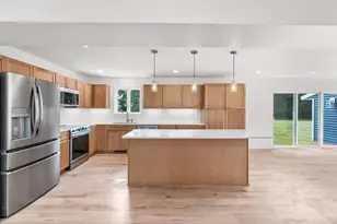 6043 Hagen Hill Cir, Madison, WI 53718 - Photo 12