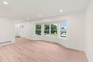 6043 Hagen Hill Cir, Madison, WI 53718 - Photo 18