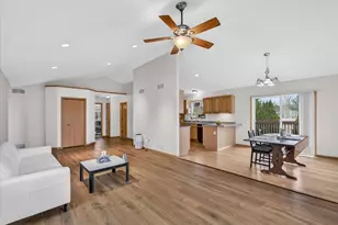 403 Dalogasa Dr, Arena, WI 53503 - Photo 12