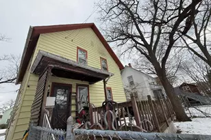 1052 8th St, Beloit, WI 53511 - Photo 8