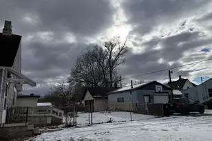 1052 8th St, Beloit, WI 53511 - Photo 6