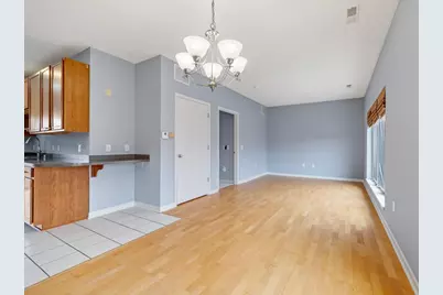 608 N Midvale Boulevard #302, Madison, WI 53705 - Photo 6