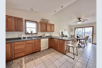 109 Jennifer Lane, Fall River, WI 53932 - Photo 10