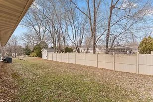 1735 Crawford St, Baraboo, WI 53913 - Photo 32