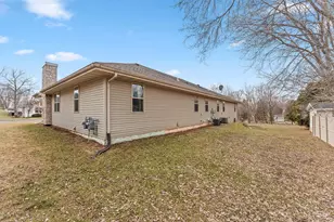 1735 Crawford St, Baraboo, WI 53913 - Photo 28