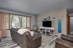 125 Cumberland Ln, Madison, WI 53714 - Photo 6