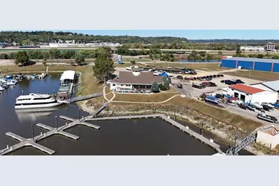 1630 E 16th Ext Street, Dubuque, IA 52001 - Photo 1