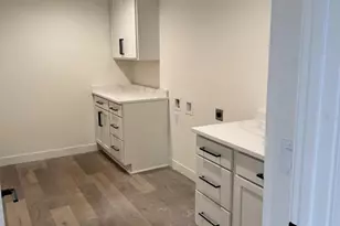 5617 Glorious Dr, Madison, WI 53718 - Photo 18