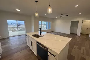 5617 Glorious Dr, Madison, WI 53718 - Photo 4