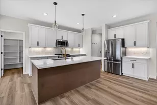 5613 Glorious Dr, Madison, WI 53718 - Photo 14