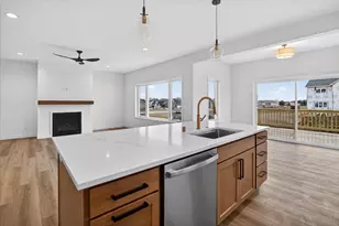 5613 Glorious Dr, Madison, WI 53718 - Photo 16