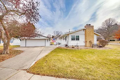 926 Hillcrest Drive, Fort Atkinson, WI 53538 - Photo 2