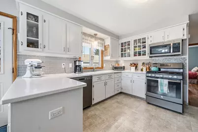 926 Hillcrest Drive, Fort Atkinson, WI 53538 - Photo 12