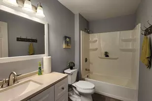 960 Rockefeller Ln, Madison, WI 53704 - Photo 22