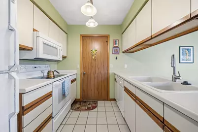 425 N Wright Road, Janesville, WI 53546 - Photo 18