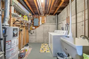 425 N Wright Rd, Janesville, WI 53546 - Photo 38