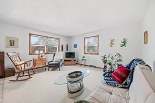 425 N Wright Rd, Janesville, WI 53546 - Photo 8